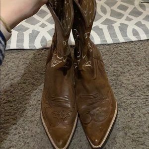 Ariat snip toe boots size 7